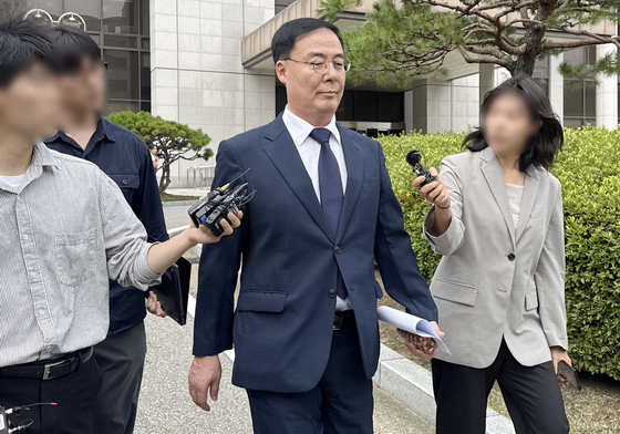 '아들 특혜채용' 김세환 전 선관위 사무총장, 1심서 징역 2년