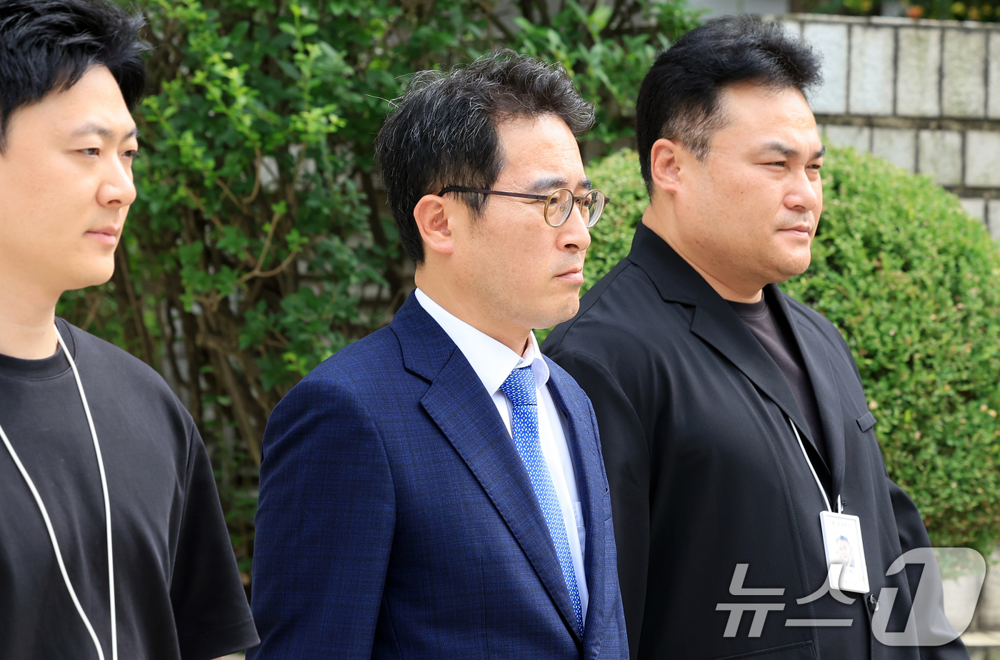(서울=뉴스1) 이호윤 기자 = 내란 중요임무 종사 혐의를 받는 전무곤 전 대검 기획조정부장(검사장)이 16일 서울 서초구 서울중앙지법에서 열린 구속 전 피의자 심문(영장실질심사) …