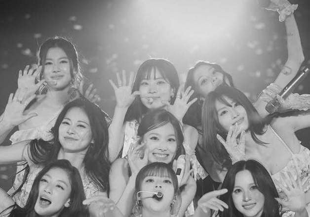 트와이스 나연, JYP와 재계약 이슈 속 "다시 만나자 우리"