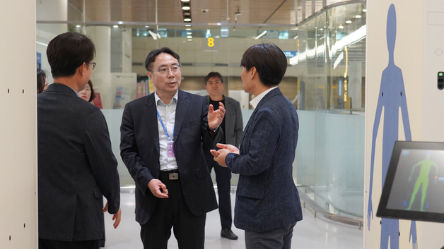 인천공항본부세관장에 김정 취임…"마약 밀반입 다층검사 체계 확립"