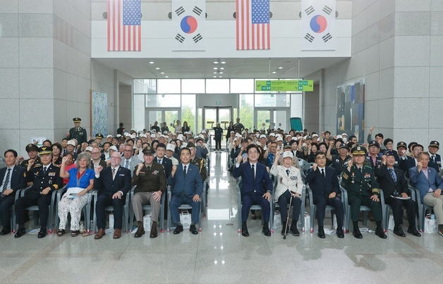 미군 전사자 818명 추모…11회 대전지구전투 전승기념식 열려