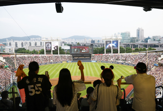 프로야구 후반기 첫 경기 시작