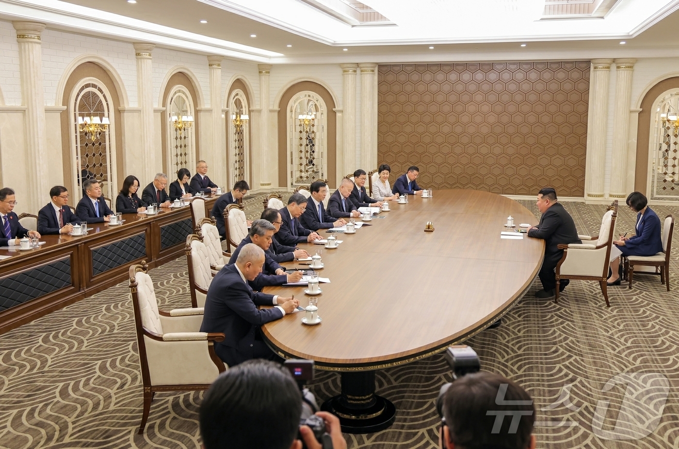 (평양 노동신문=뉴스1) = 북한 노동당 기관지 노동신문은 17일 "조선노동당 총비서이시며 조선민주주의인민공화국 국무위원장이신 경애하는 김정은동지께서 7월 16일 조중(북중) 우호 …