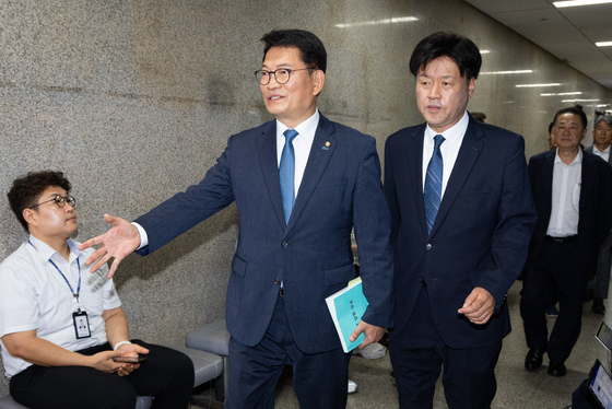 '후보 자격 논란'...지도부 만나러 가는 송영길·김용
