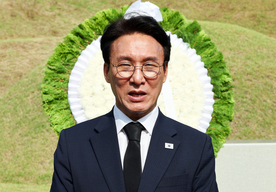 발언하는 김민석 전 총리