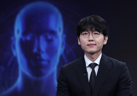 [속보] 인간이 이겼다…신진서, '바둑 인공지능' 카타고 꺾고 '1승1패'