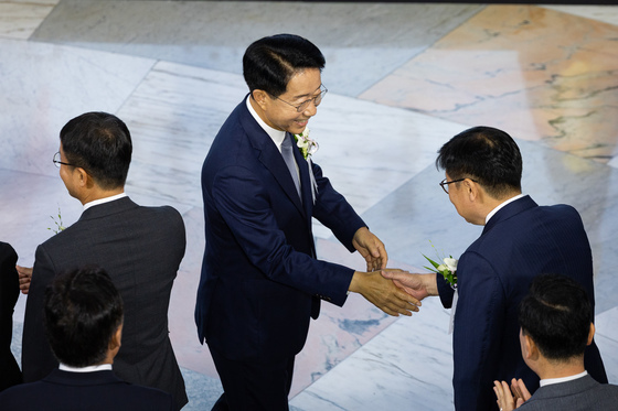 與 "제헌절 맞아 국회 복귀하라"…野 "제헌정신으로 국회 운영해야"