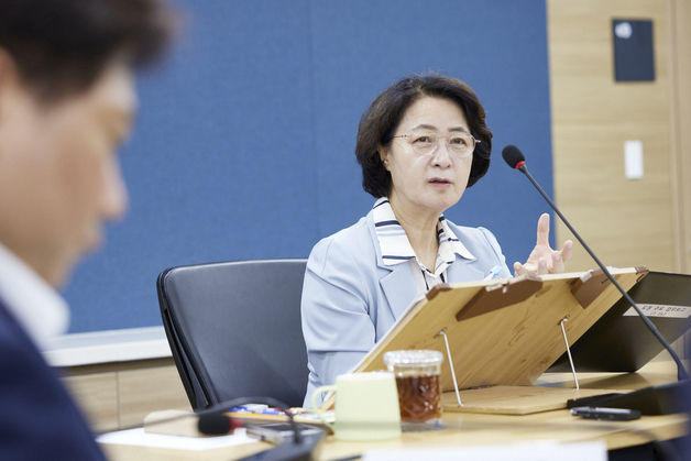 추미애 "개혁은 모든 권력을 국민 통제 아래 돌려놓는 일"