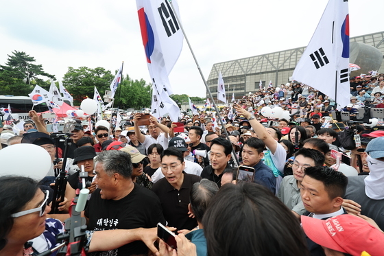 올림픽공원 시위 현장 찾은 장동혁 대표