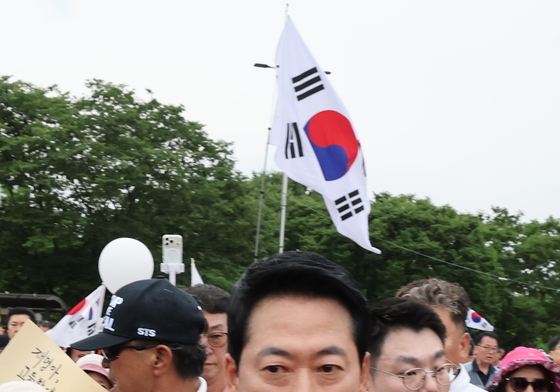 장동혁 국민의힘 대표, 송파구 개표소 시위 현장 도착