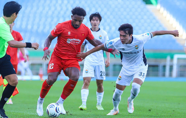'김상식호' 베트남, 한국 전지훈련서 K리그팀 잡았다…평가전 3전 전승