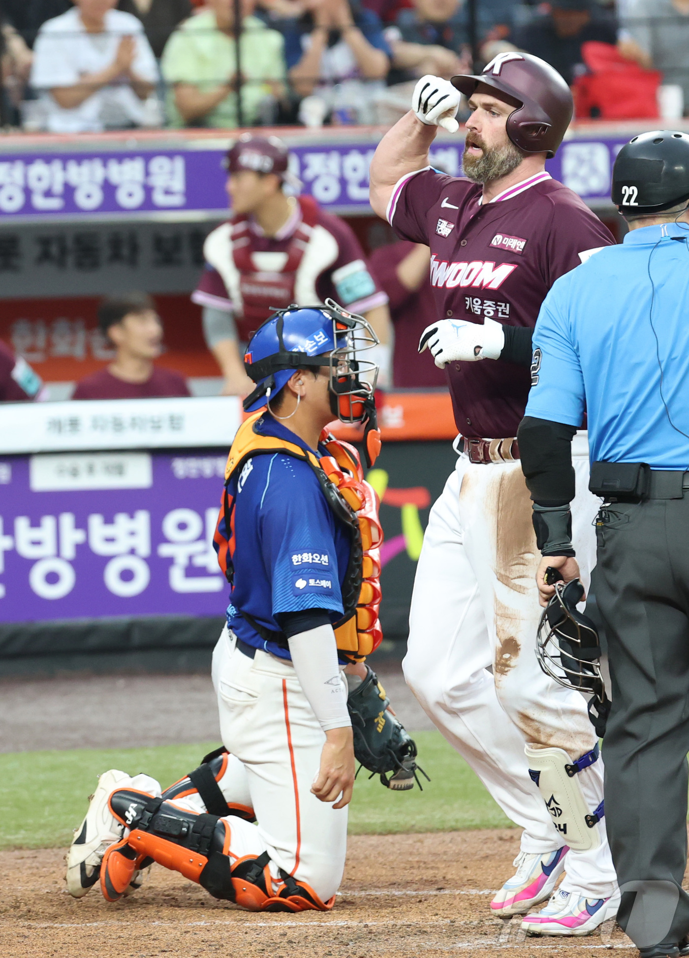 (대전=뉴스1) 김기남 기자 = 17일 대전 한화생명볼파크에서 열린 2026 신한 SOL KBO리그 키움 히어로즈와 한화 이글스의 경기에서 키움 데이비슨이 2회초 3점 홈런을 치며 …