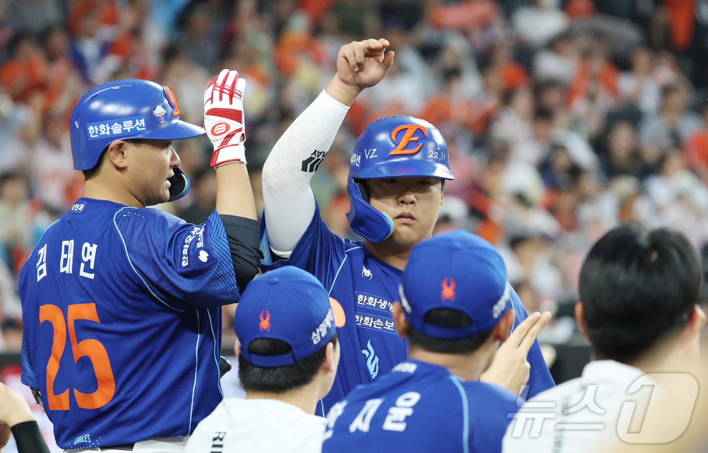 (대전=뉴스1) 김기남 기자 = 17일 대전 한화생명볼파크에서 열린 2026 신한 SOL KBO리그 키움 히어로즈와 한화 이글스의 경기에서 한화 강백호가 4회말 추격의 득점을 하고 …