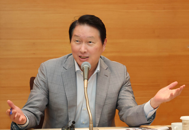 최태원 "메모리 요청·압력 아비규환…내년 공급 부족 더 심화"