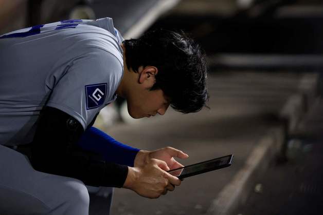 MLB 사무국, 더그아웃 태블릿 PC AI 기술 활용 제한