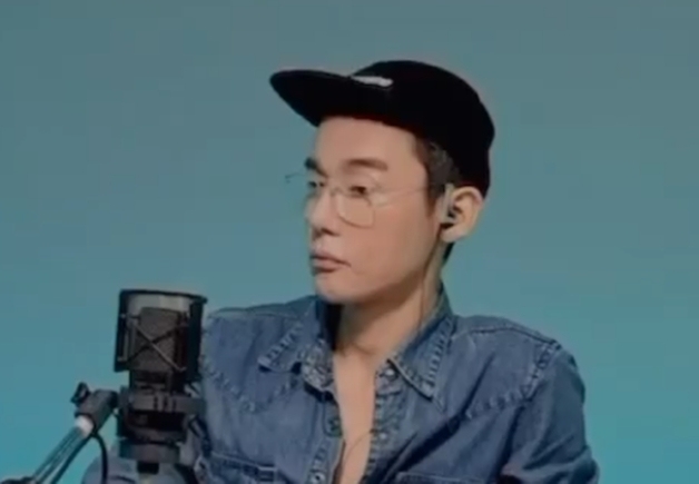 허지웅 '반도체 초과이익 배분' 노동장관 저격…"무슨 사이비 종교 믿냐?"
