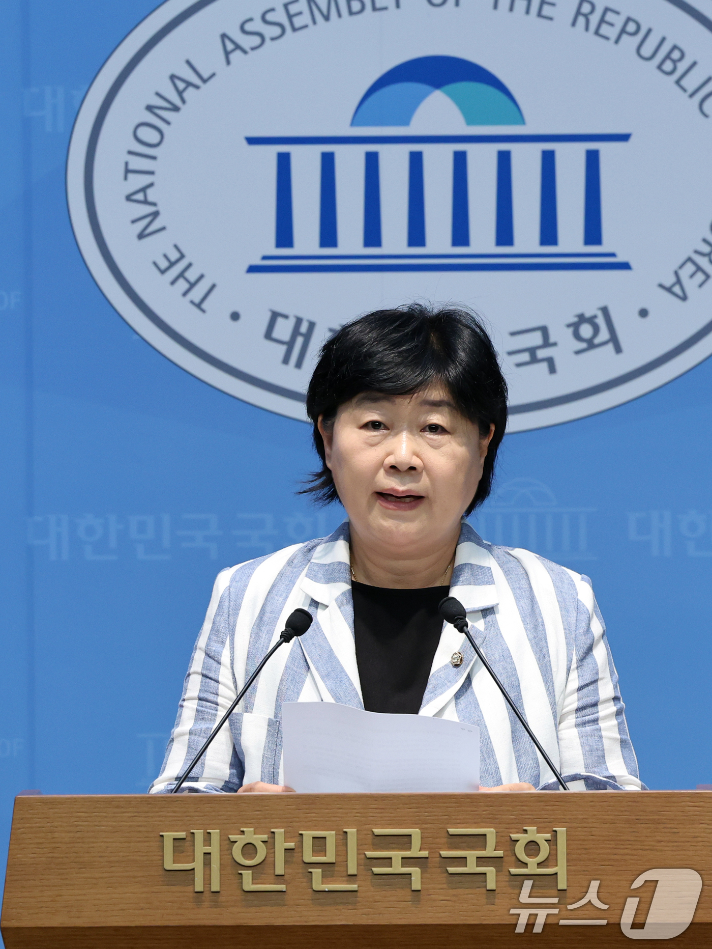 (서울=뉴스1) 황기선 기자 = 국회 법제사법위원장인 서영교 더불어민주당 의원이 19일 오전 서울 여의도 국회 소통관에서 법사위 현안 관련 기자회견을 하고 있다.  2026.7.1 …