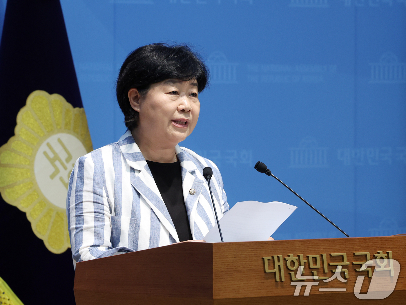 (서울=뉴스1) 황기선 기자 = 국회 법제사법위원장인 서영교 더불어민주당 의원이 19일 오전 서울 여의도 국회 소통관에서 법사위 현안 관련 기자회견을 하고 있다.  2026.7.1 …