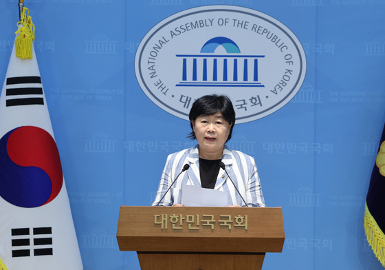 법사위 현안관련 기자회견하는 서영교 위원장