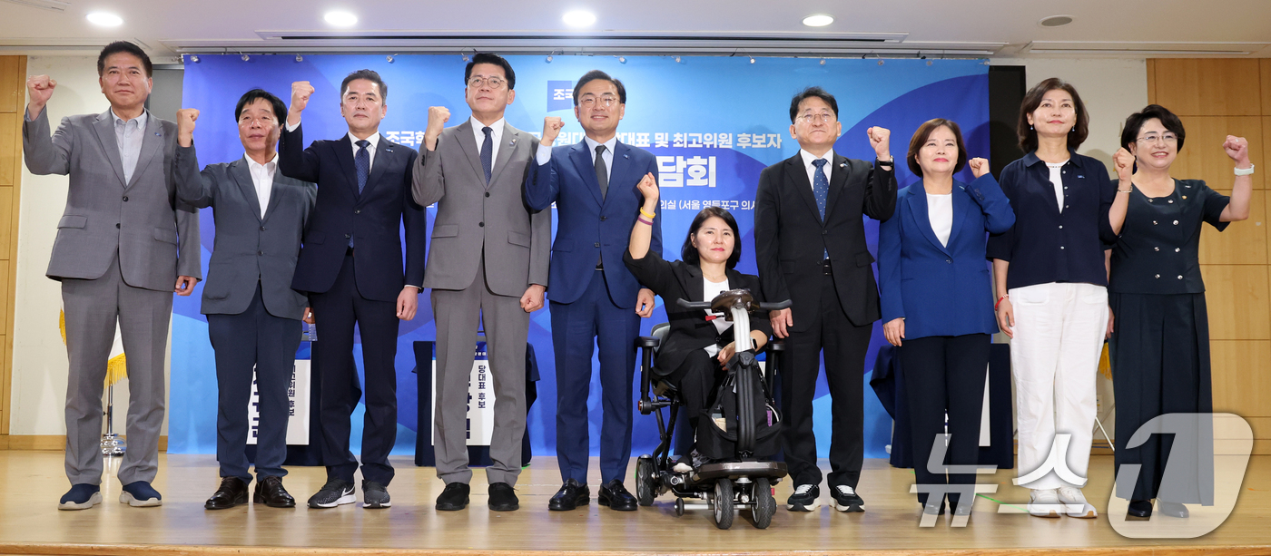 (서울=뉴스1) 황기선 기자 = 김준형 조국혁신당 당대표 권한대행이 19일 오후 서울 여의도 국회 의원회관에서 열린 '당대표 및 최고위원 후보자 수도권·강원 경청 간담회'에서 당대 …