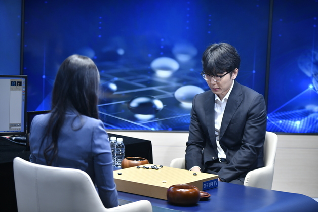 '신공지능' 신진서, AI 카타고 꺾었다…"완패 후 승리 더 뜻 깊어"(종합)