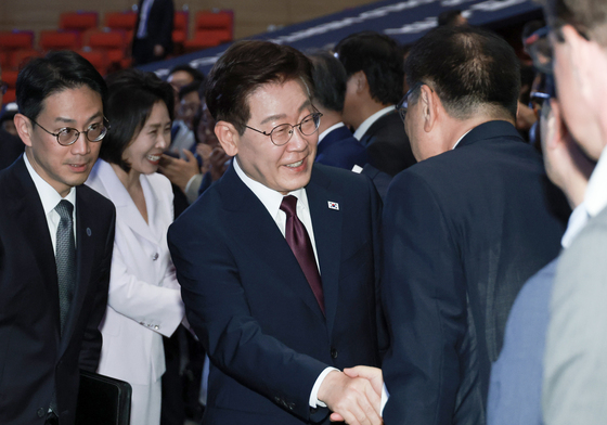 李 "백범 문화강국 꿈 잇겠다"…유네스코 세계유산위 개회식 참석