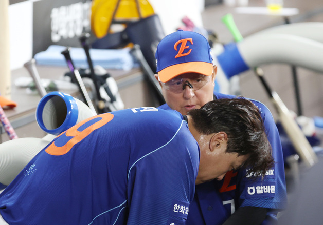 현진아 질했어, 김경문 감독의 격려와 축하