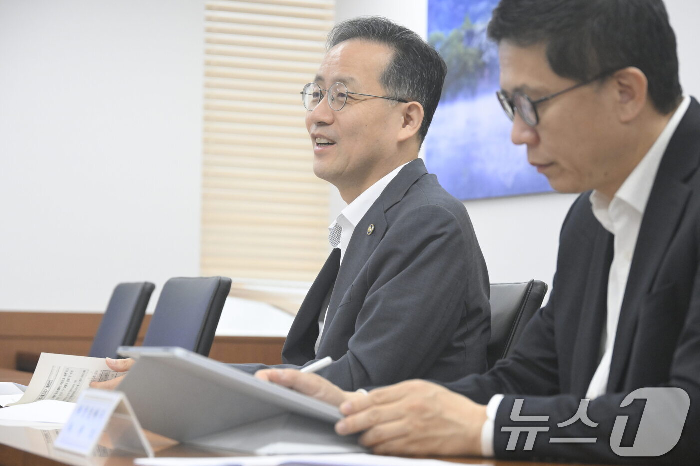 (서울=뉴스1) = 이형일 재정경제부 차관이 2일 서울 종로구 정부서울청사에서 열린 '제71차 물가관계차관회의'를 주재하고 있다. (재정경제부 제공. 재판매 및 DB금지) 2026 …