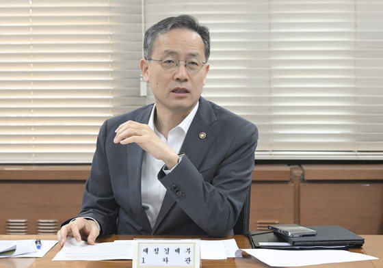 재경차관 "AI 대전환, 위기 아닌 기회로…인재양성·고용안전망 강화"