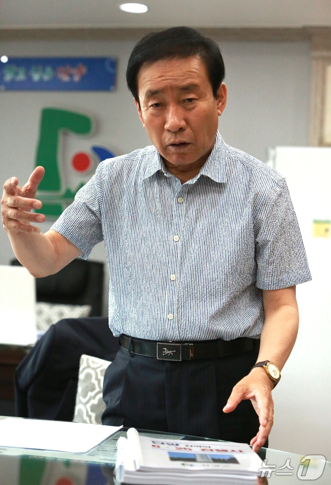 본문 이미지 - 뉴스1과 인터뷰하는 김문근 단양군수 ⓒ 뉴스1