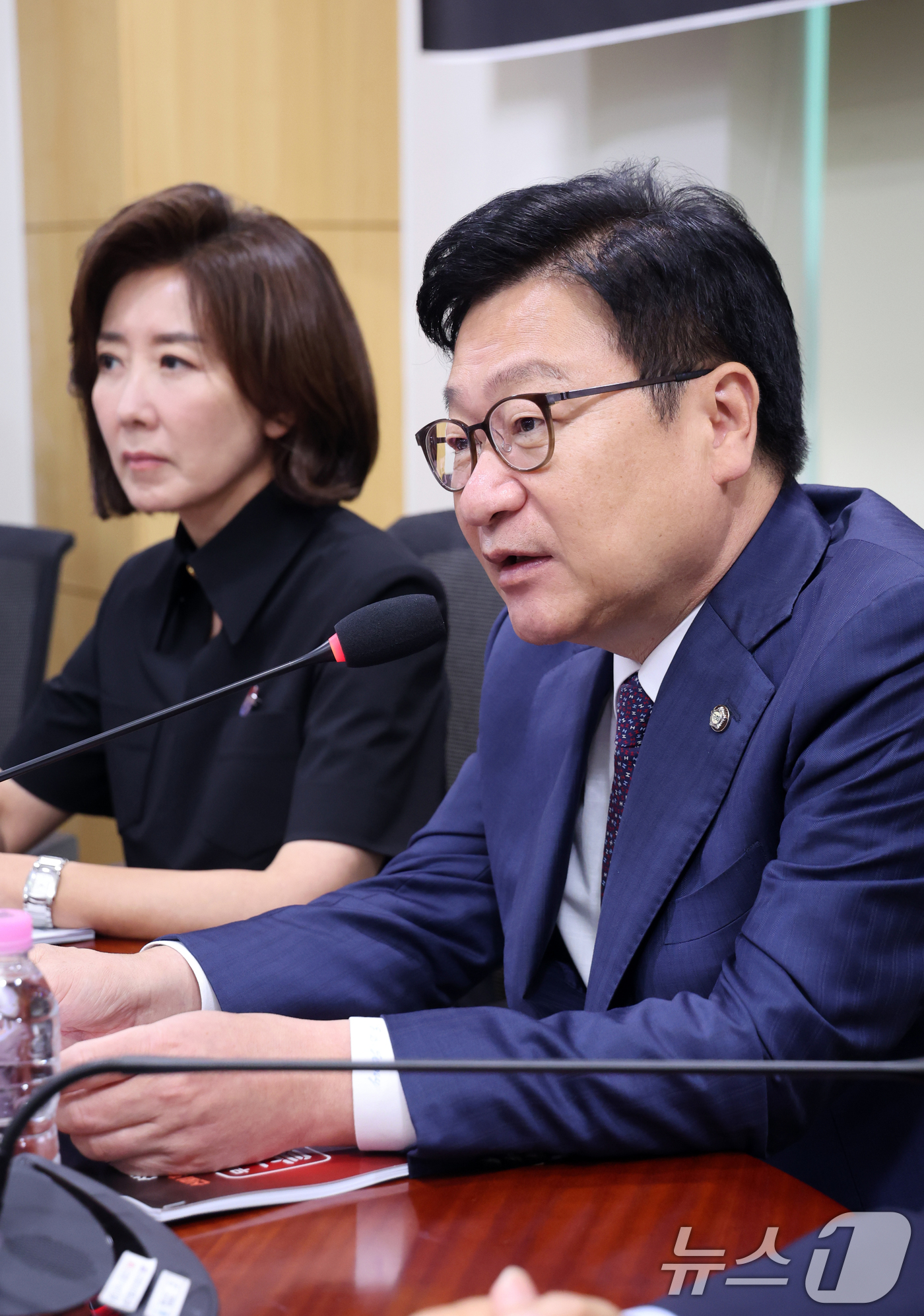 (서울=뉴스1) 황기선 기자 = 정점식 국민의힘 원내대표가 2일 오전 서울 여의도 국회 의원회관에서 열린 선거관리위원회 신뢰 회복을 위한 정책토론회에서 인사말을 하고 있다.  20 …