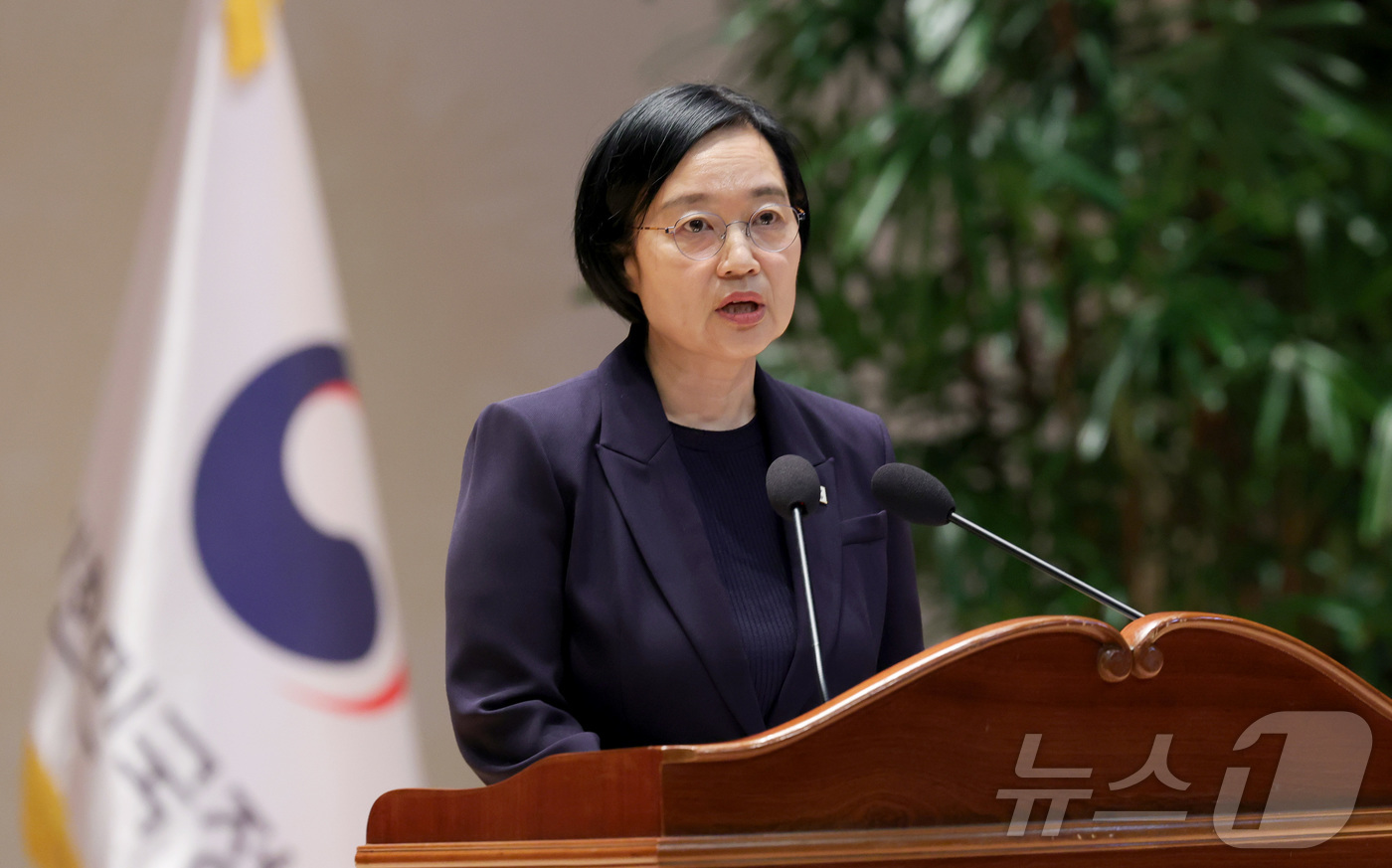 (세종=뉴스1) 김기남 기자 = 한성숙 신임 국무총리가 2일 오전 세종시 정부세종청사에서 열린 제50대 국무총리 취임식에서 취임사를 하고 있다. 2026.7.2/뉴스1