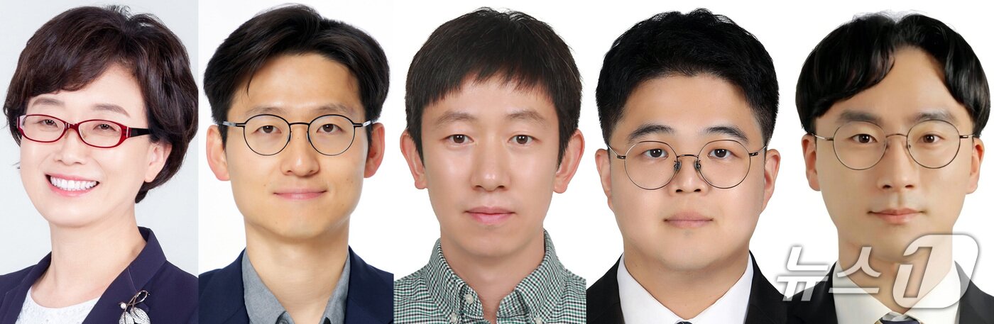 본문 이미지 - 사진 왼쪽부터 서강대학교 물리학과 교수(교신저자), 권덕황 한국과학기술연구원 선임연구원(교신저자), 지호일 한국과학기술연구원 책임연구원(교신저자), 최성욱 서강대학교 물리학박사(제1저자), 임영환 한국과학기술연구원 박사후연구원(제1저자). (한국연구재단 제공. 재판매 및 DB금지) 2026.7.2/뉴스1