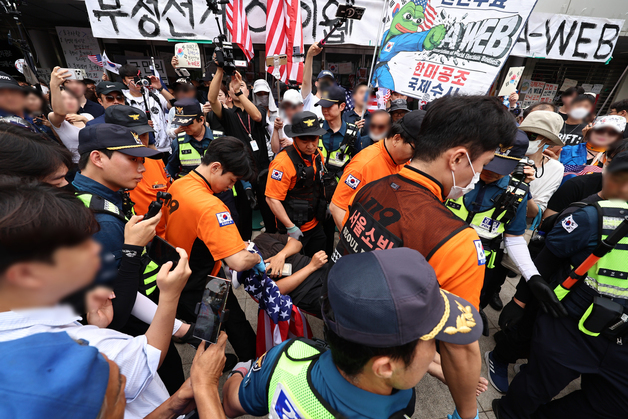 국조특위 현장조사 앞두고 시위대 충돌…고성·몸싸움 벌인 2명 구급대 이송