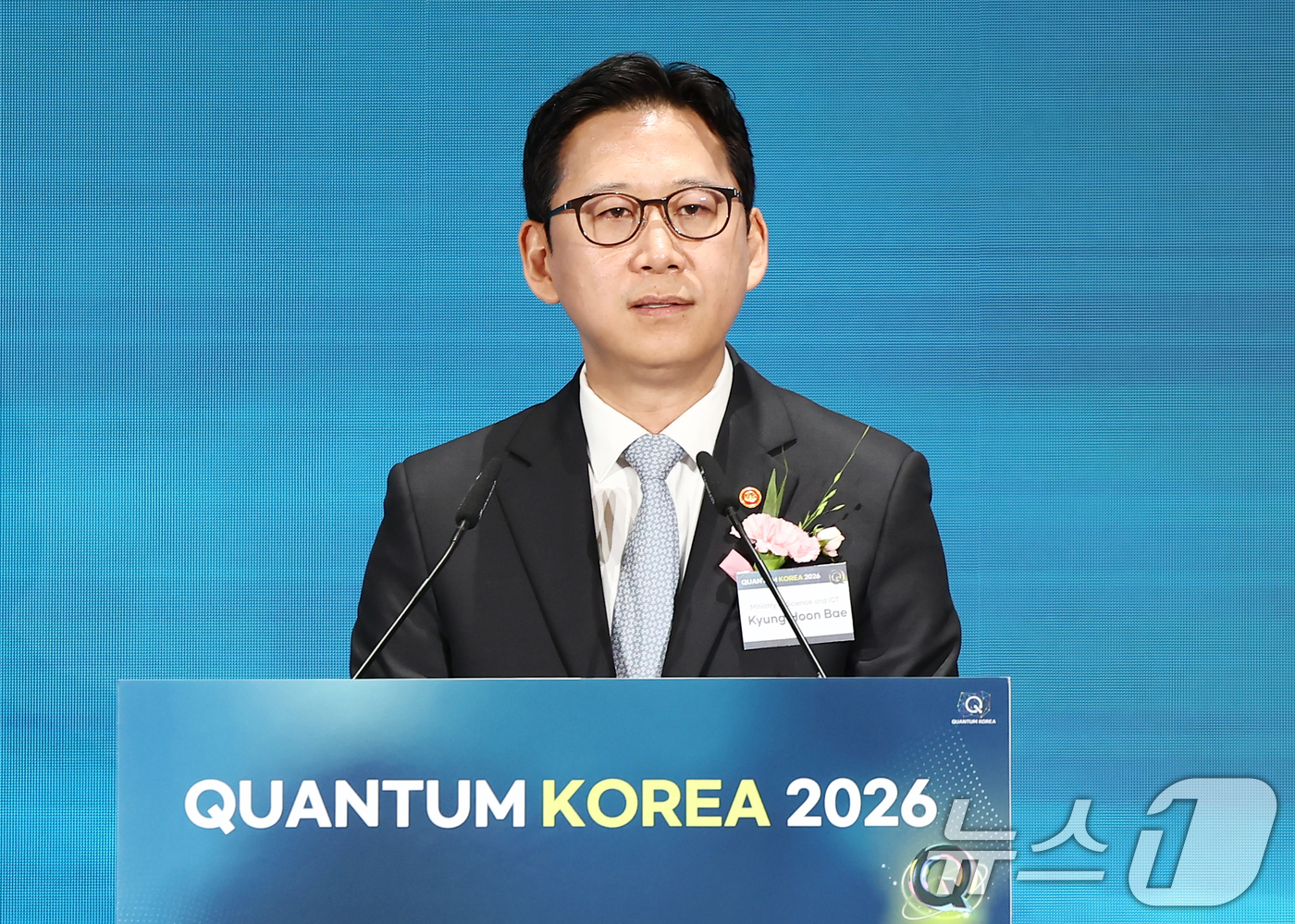 (서울=뉴스1) 김민지 기자 = 배경훈 부총리 겸 과학기술정보통신부 장관이 2일 오전 서울 동대문구 동대문디자인플라자(DDP)에서 열린 양자 과학기술 연구산업 축제 '퀀텀 코리아 …