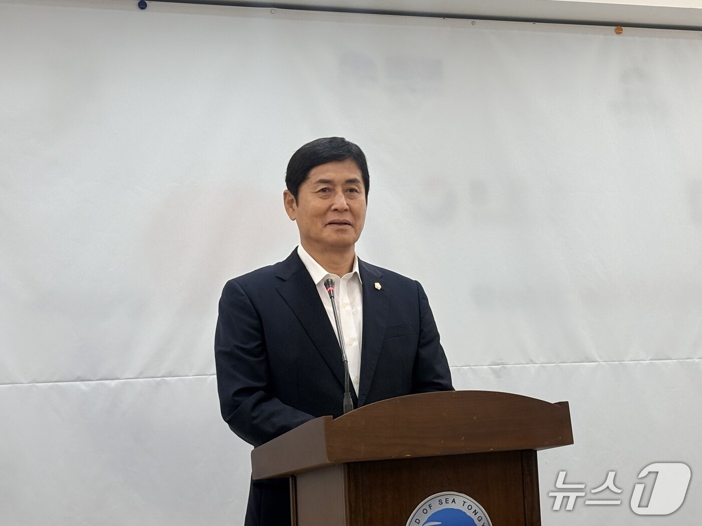 본문 이미지 - 무소속 전병일 의원이 국민의힘과 뜻을 함께 하겠다는 내용의 기자회견을 하고 있다.2026.07.01/뉴스1 강미영기자