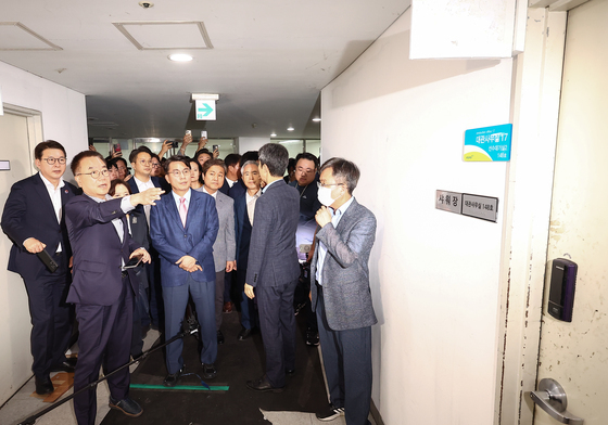 국조특위, '잠실개표소' 조사 35분 만에 종료…투표함은 개표소에 두기로