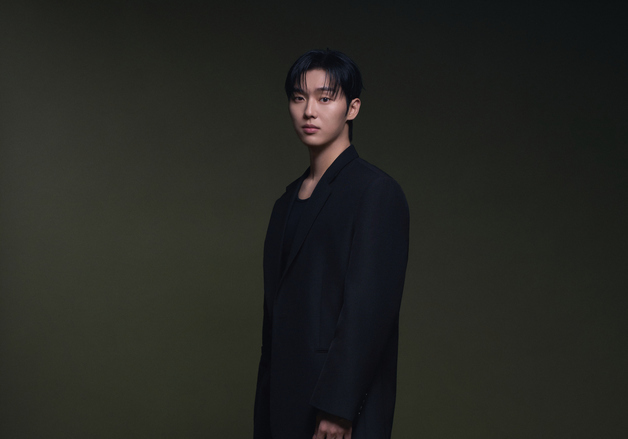 최현욱, 30세 연상 진경과 베드신 "대본 보고 놀라지 않았다" [N인터뷰]