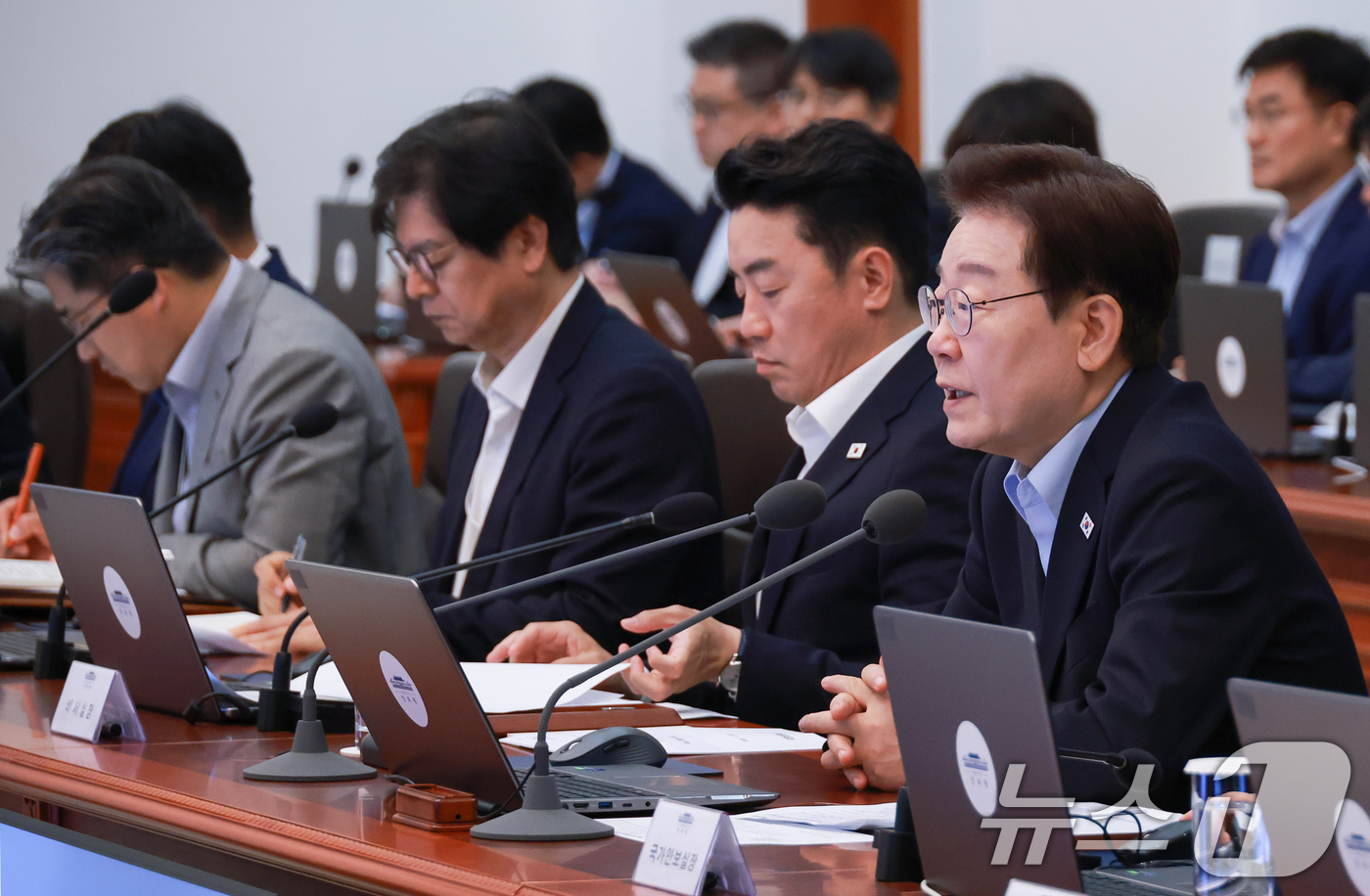 (서울=뉴스1) 이재명 기자 = 이재명 대통령이 2일 청와대에서 열린 수석보좌관회의에서 발언하고 있다 (청와대통신사진기자단) 2026.7.2/뉴스1