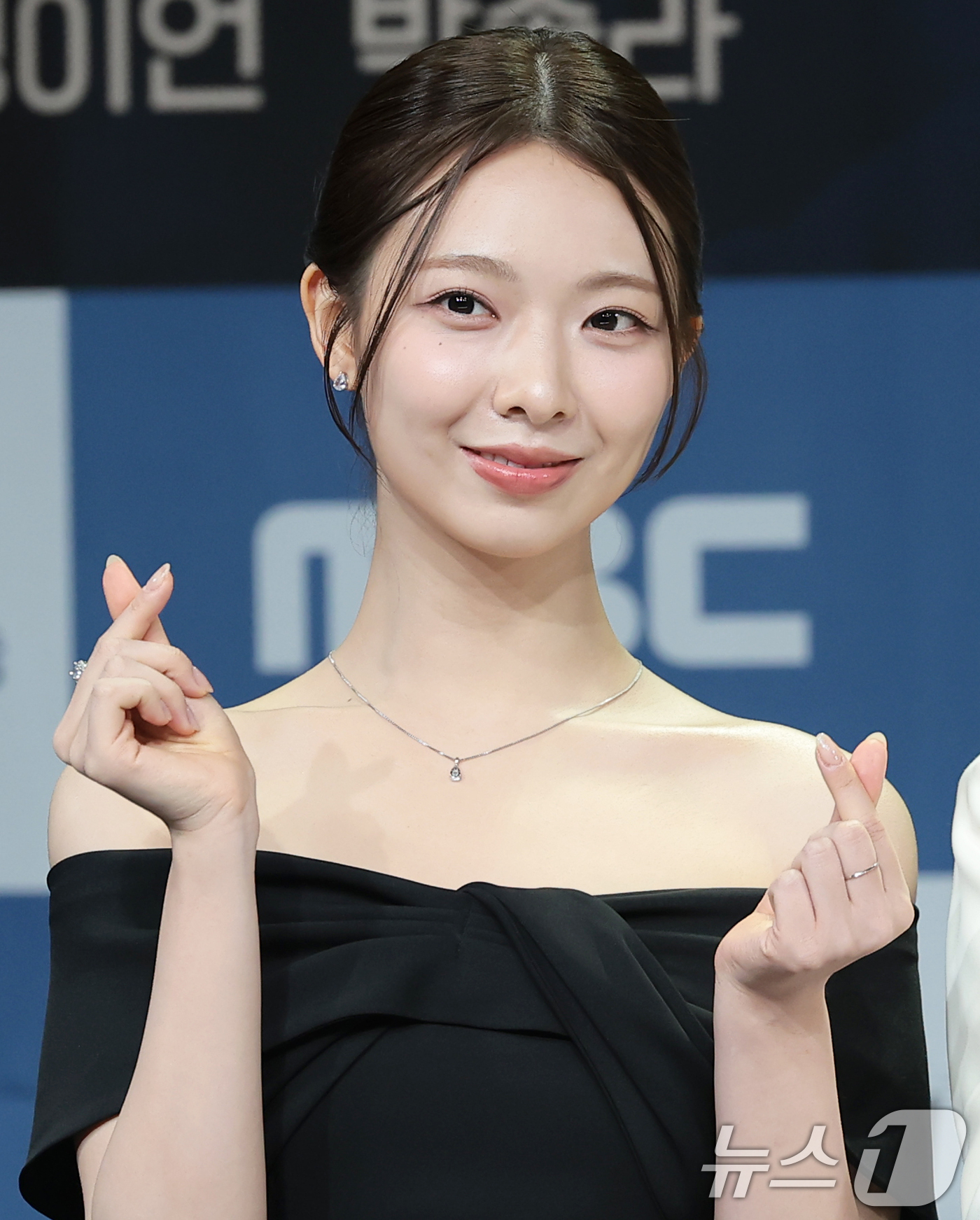 (서울=뉴스1) 권현진 기자 = 배우 박솔라가 2일 오후 서울 마포구 상암 MBC사옥 골든마우스홀에서 열린 MBC 새 일일드라마 ‘가족관계증명서’(극본 박지현) 제작발표회에서 포즈 …