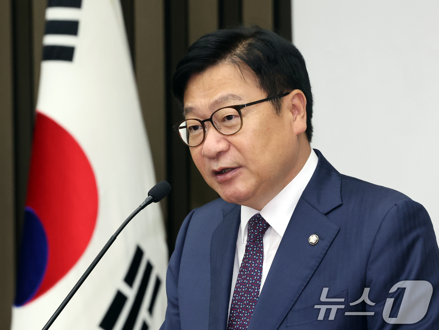 (서울=뉴스1) 황기선 기자 = 정점식 국민의힘 원내대표가 2일 오후 서울 여의도 국회에서 열린 의원총회에서 모두발언을 하고 있다. 2026.7.2/뉴스1