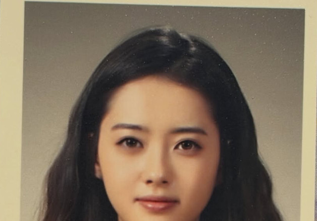 "어릴때 아냐?" 고아라, 증명사진 공개…36세에도 변함없는 동안 미모 [N샷]