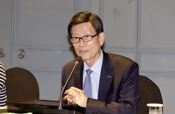 윤진식 "수출 전용 제품, 대상국 규제 충족하면 국내 규제 면제해야"