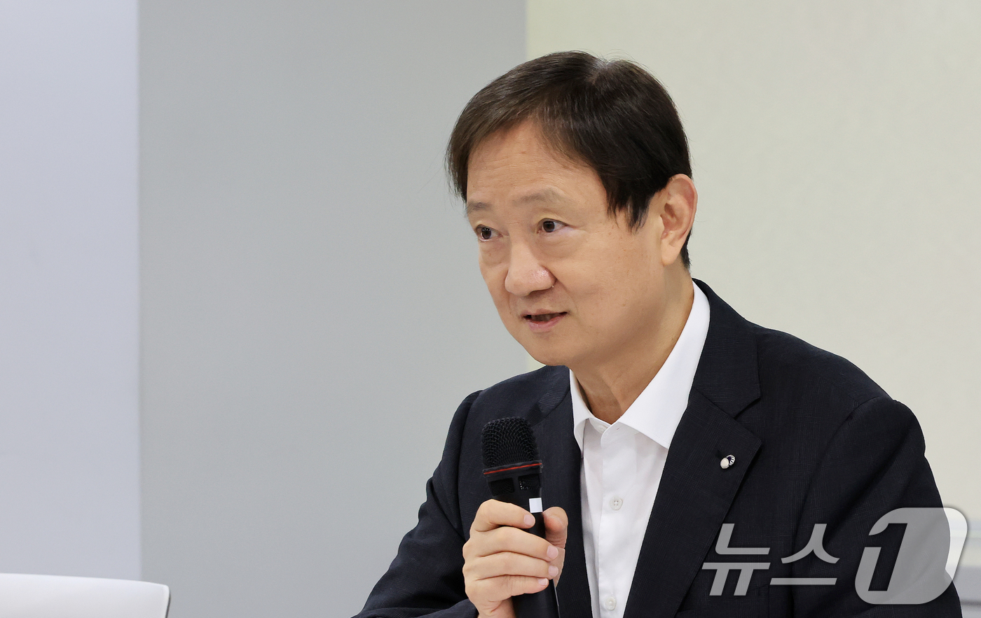 (서울=뉴스1) 이호윤 기자 = 이찬진 금융감독원장이 2일 서울 마포구 프론트원에서 열린 금융감독원장-가상자산사업자 CEO 간담회에서 모두발언을 하고 있다. 2026.7.2/뉴스1 …