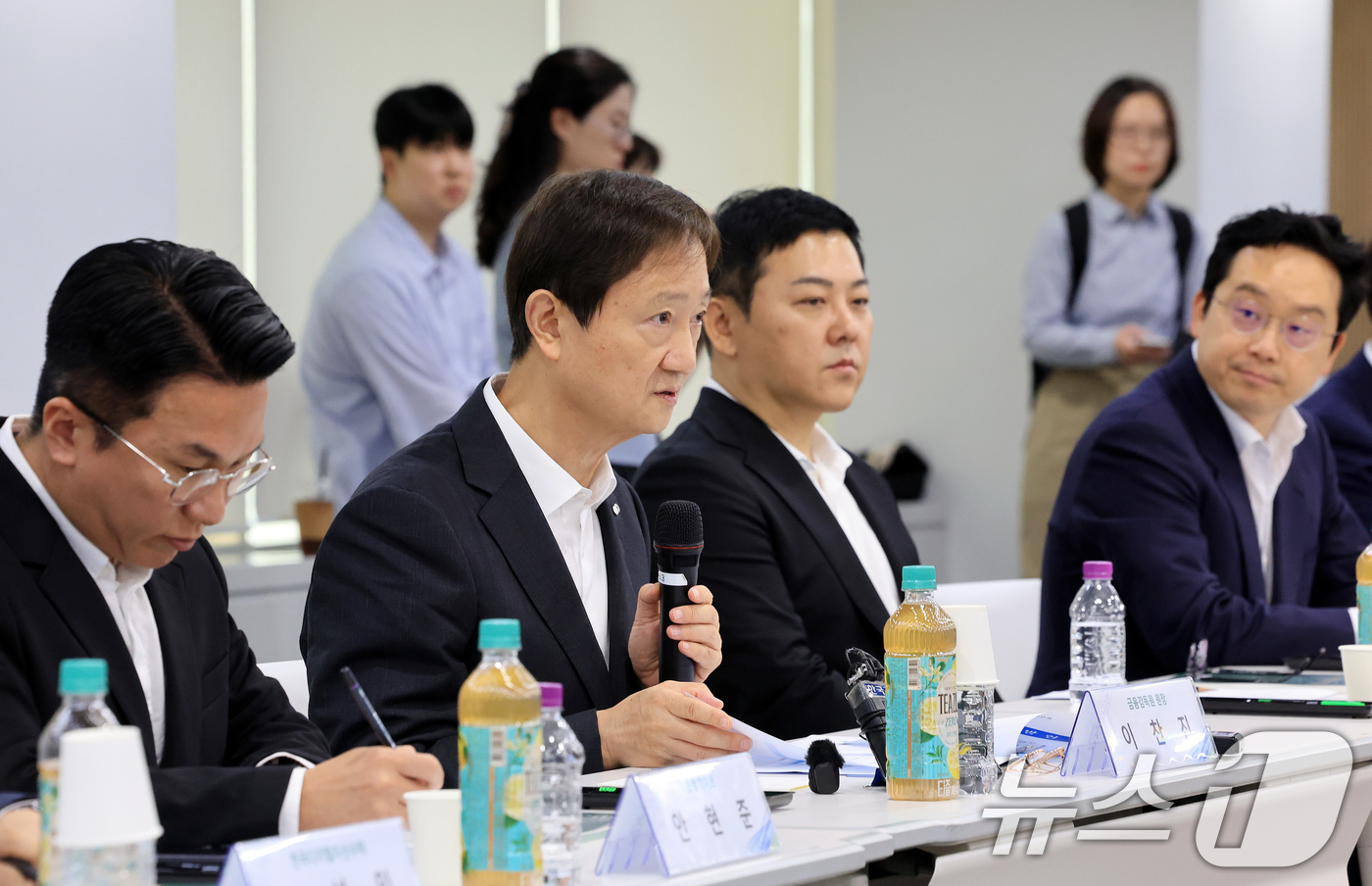 (서울=뉴스1) 이호윤 기자 = 이찬진 금융감독원장이 2일 서울 마포구 프론트원에서 열린 금융감독원장-가상자산사업자 CEO 간담회에서 모두발언을 하고 있다. 2026.7.2/뉴스1 …