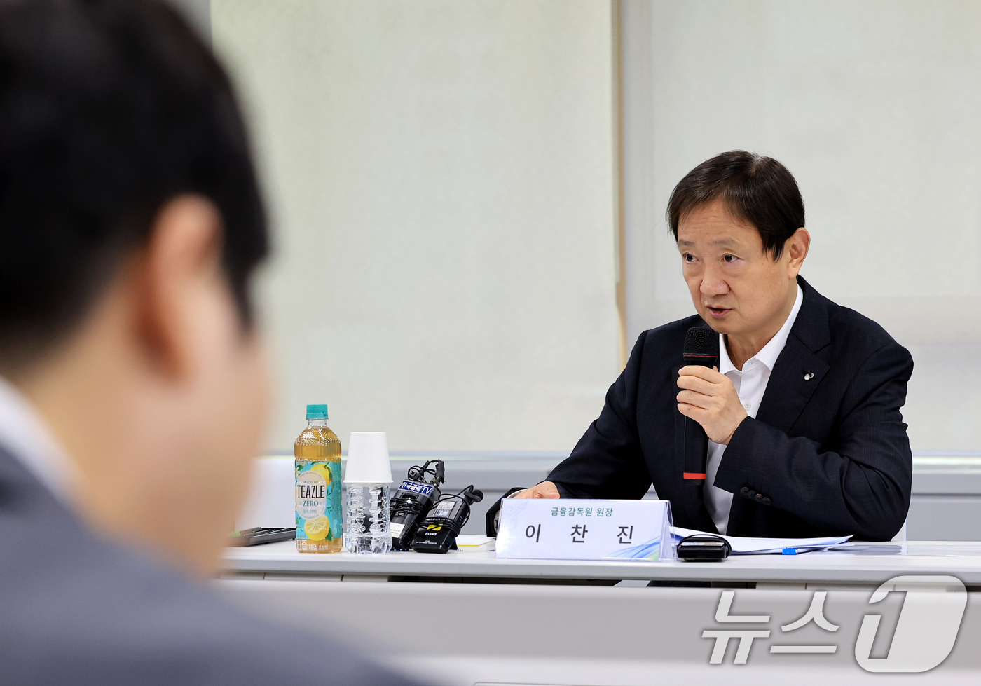 (서울=뉴스1) 이호윤 기자 = 이찬진 금융감독원장이 2일 서울 마포구 프론트원에서 열린 금융감독원장-가상자산사업자 CEO 간담회에서 모두발언을 하고 있다. 2026.7.2/뉴스1 …