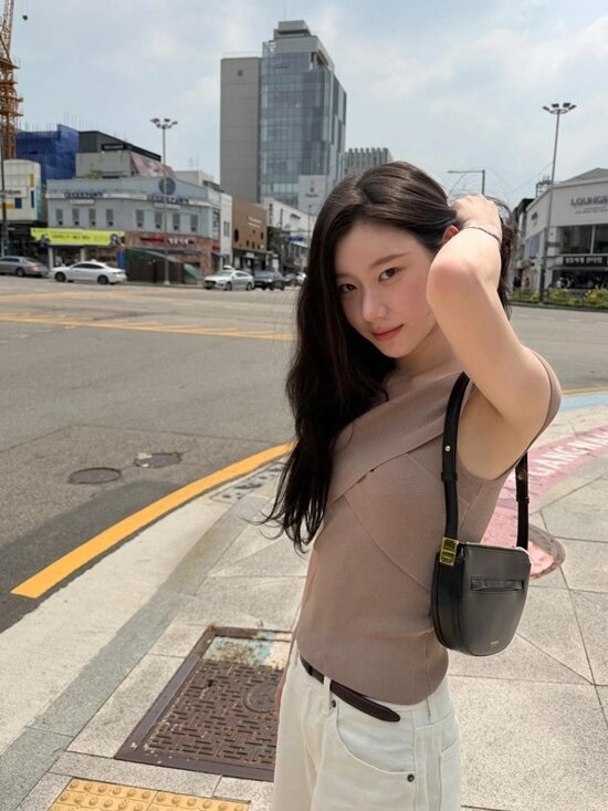 본문 이미지 - 채령 인스타그램
