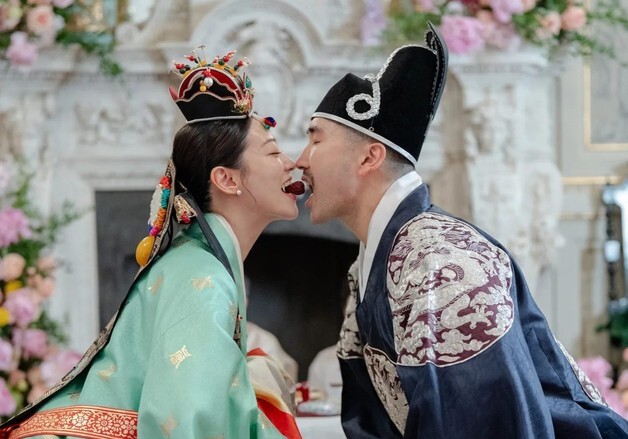 '케데헌' 아덴 조, 정형외과 의사와 이탈리아서 결혼식…한복 입고 폐백도