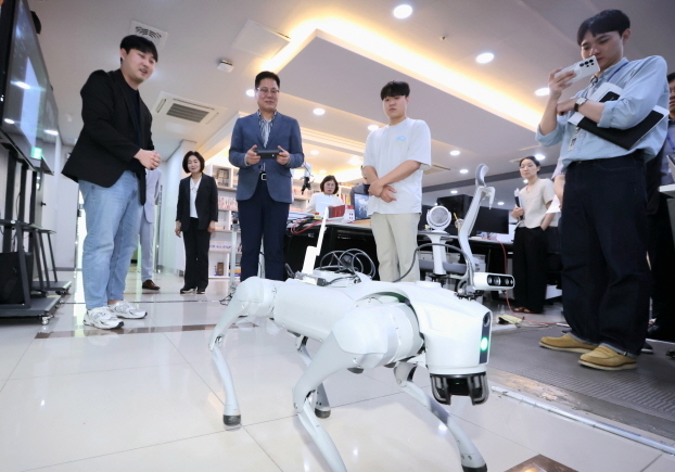 조지훈 전주시장, 첫 현장 행보…AI 전문기업 방문 "성장동력 육성"