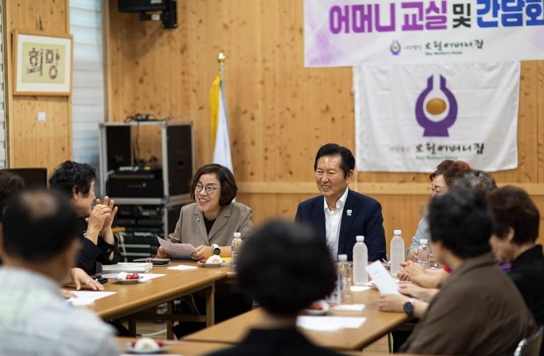 본문 이미지 - 정청래 전 더불어민주당 대표가 2일 광주 오월어머니집을 찾았다. (정 전 대표 페이스북 갈무리) 2026.07.02/뉴스1